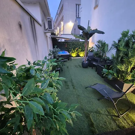 Avec Privatif & Terrasse Jungle Centre 公寓